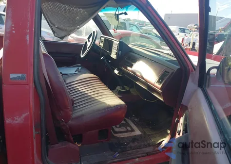 1989 GMC Sierra C2500 z USA, uszkodzony, nr VIN 1GTGC24J8KE531408